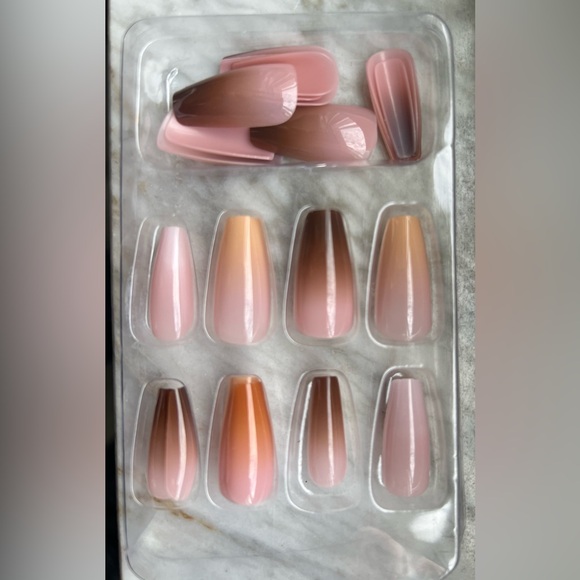 Artificial Nails (5-packs) - Picture 15 of 16